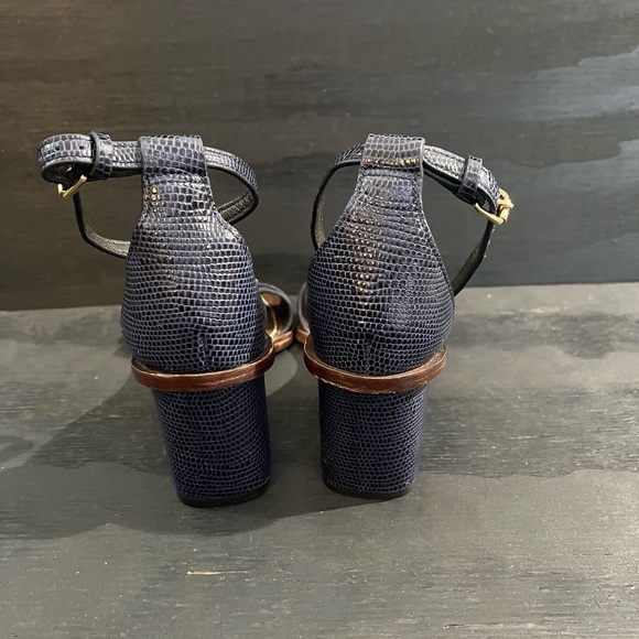 Tory Burch Navy Blue Leathe Heels Women’s Size 6 Gold Buckle Block Open Toe - Picture 4 of 7